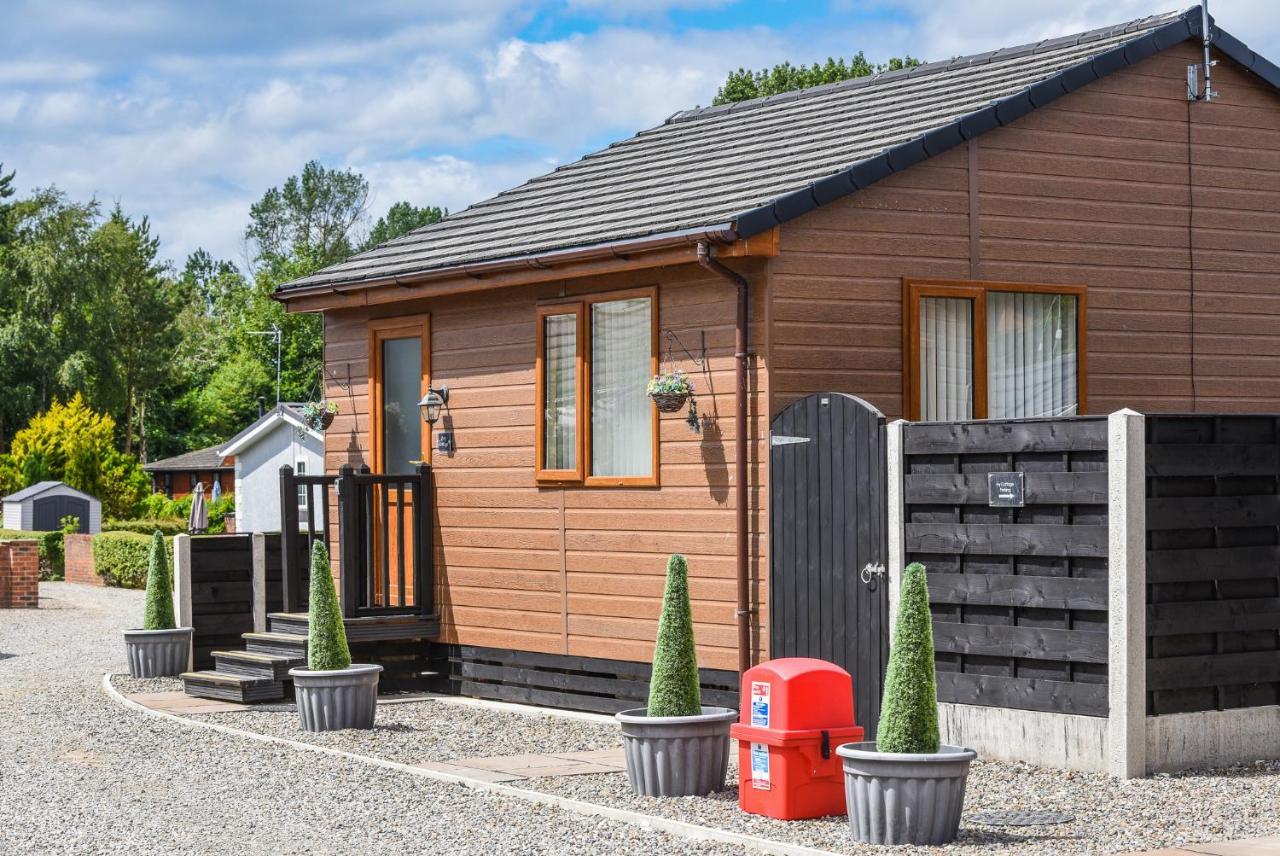 Holiday home Ivy With Hot Tub *